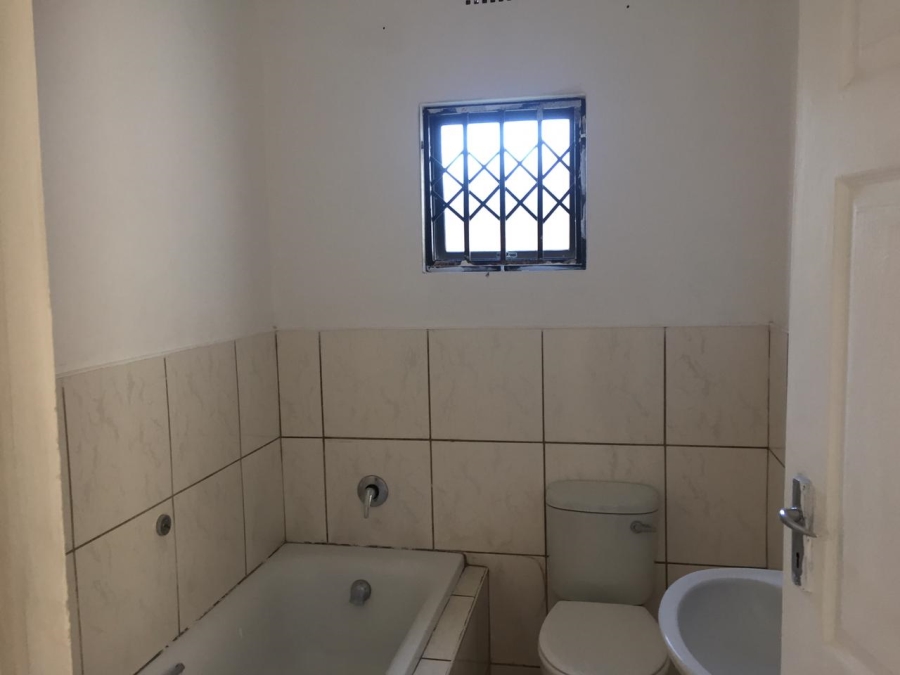 To Let 3 Bedroom Property for Rent in Beacon Bay Eastern Cape